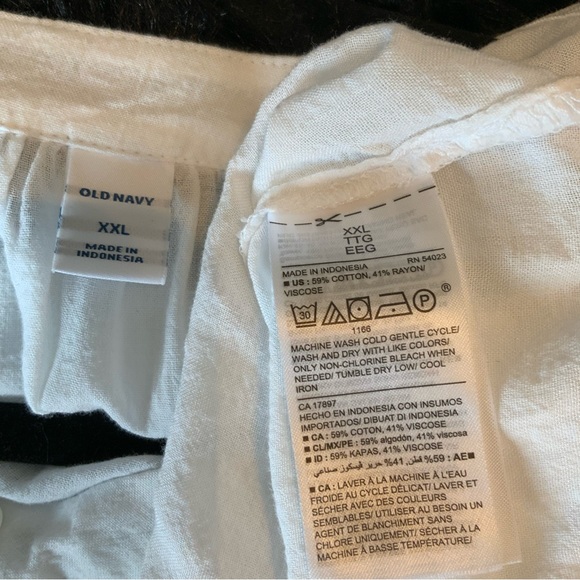 Old Navy white cotton top, XXL. - Picture 5 of 7